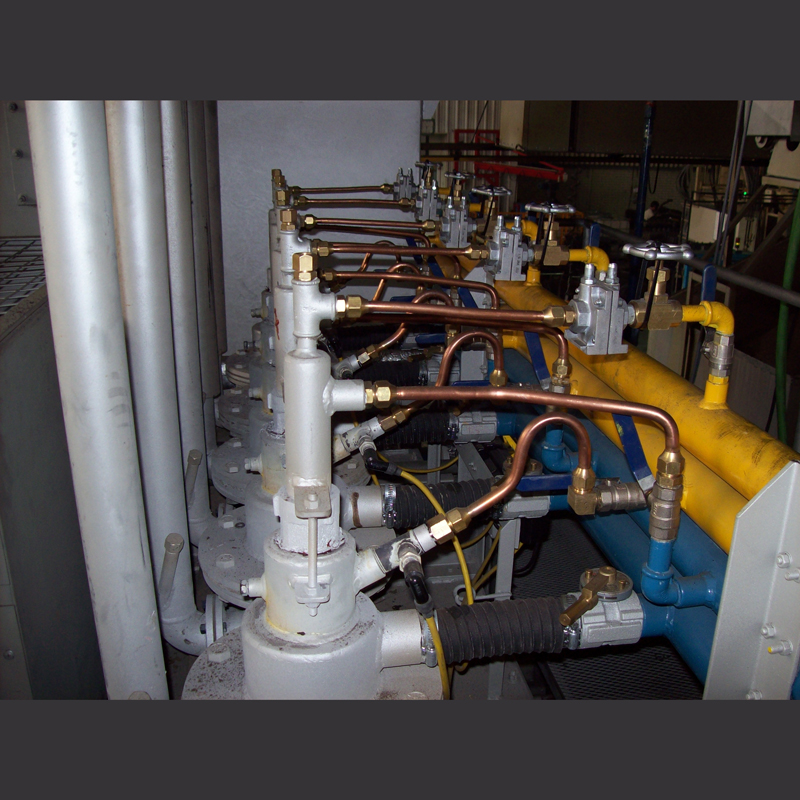 HORNOS BATCH CARGA HORIZONTAL A GAS CALEFACCIONADOS MEDIANTE TUBOS RADIANTES RECUPERATIVOS HASTA 1100°C mod. “BH-G-TR” HORNOS BATCH CARGA HORIZONTAL A GAS CALEFACCIONADOS MEDIANTE TUBOS RADIANTES RECUPERATIVOS HASTA 1100°C mod. “BH-G-TR”